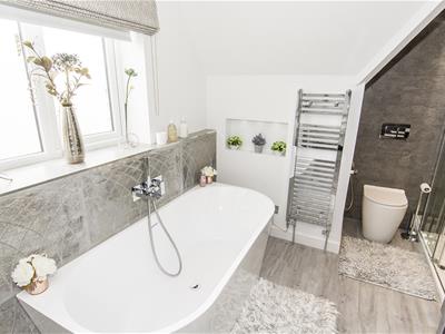 Master En-Suite